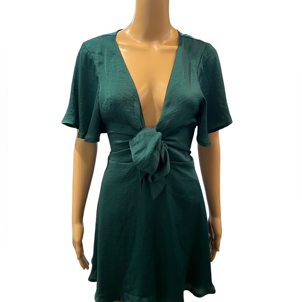 Stunning emerald green dress